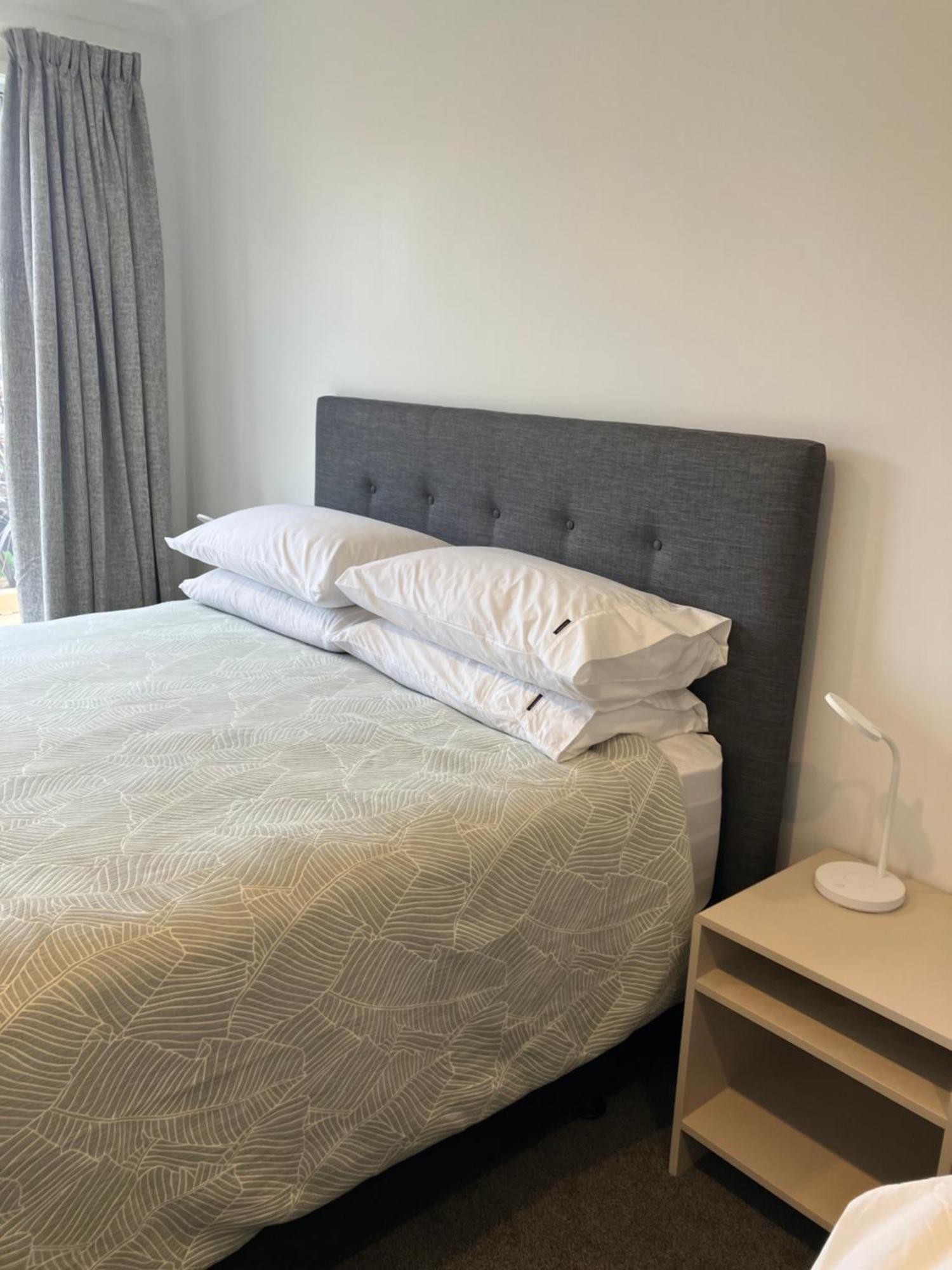 Tripinn Modern Motels & Affordable Accommodation Уестпорт Екстериор снимка